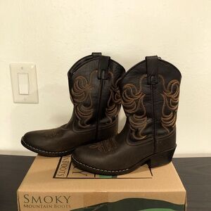 Kids cowboy boots, Smoky Mountain, brown, size 3.